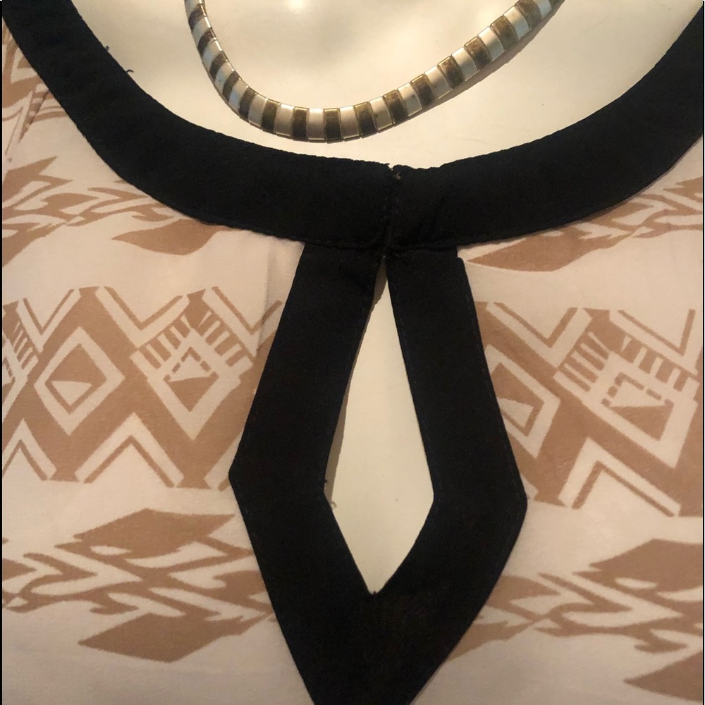Beautiful, Silky Dressy Top , for any occasion, - Picture 3 of 8